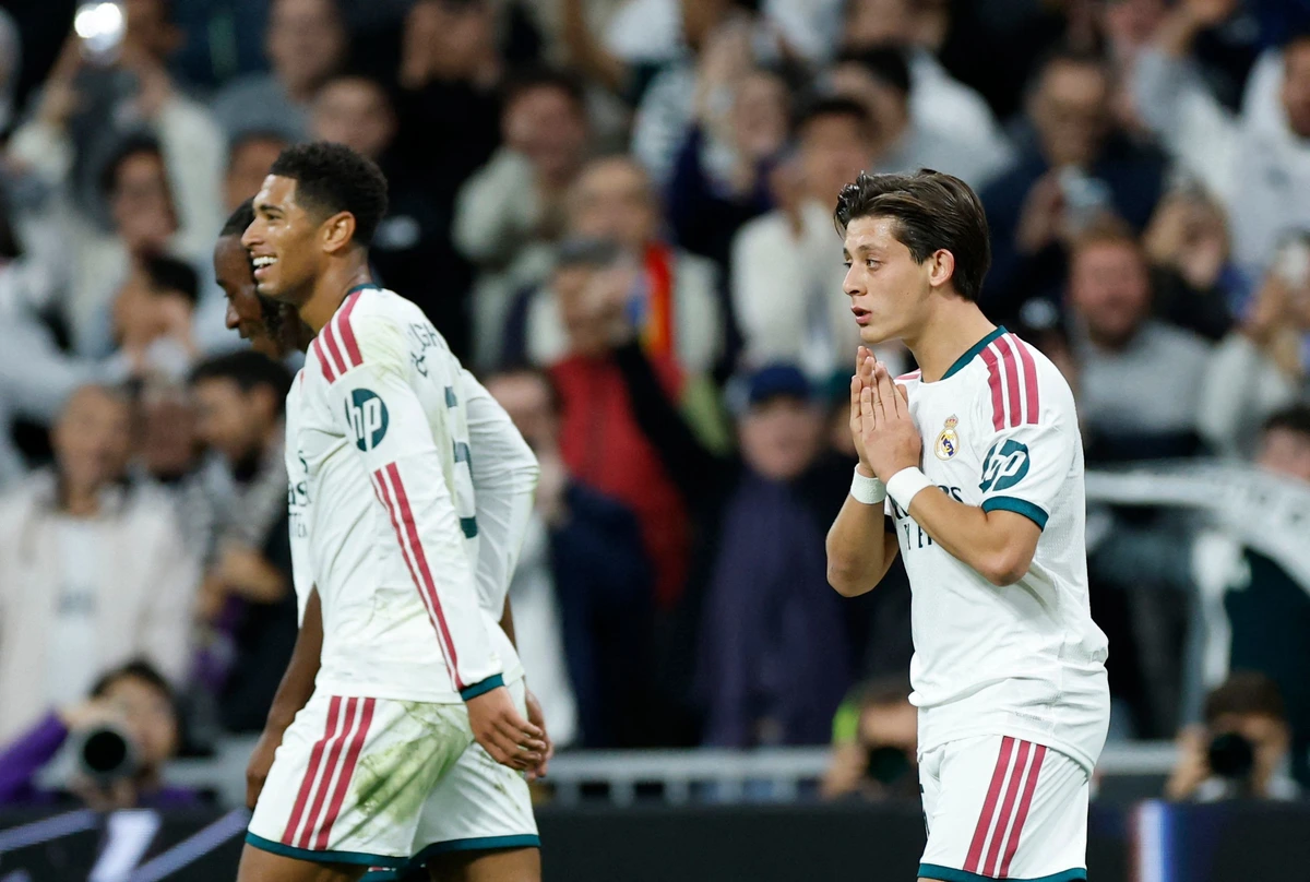 Mourinho no entiende "la obsesión" por la acción entre Güler y Peque y el Sevilla se queja: "Quizás no llamaron al VAR porque se ponían a nueve puntos del Barça"