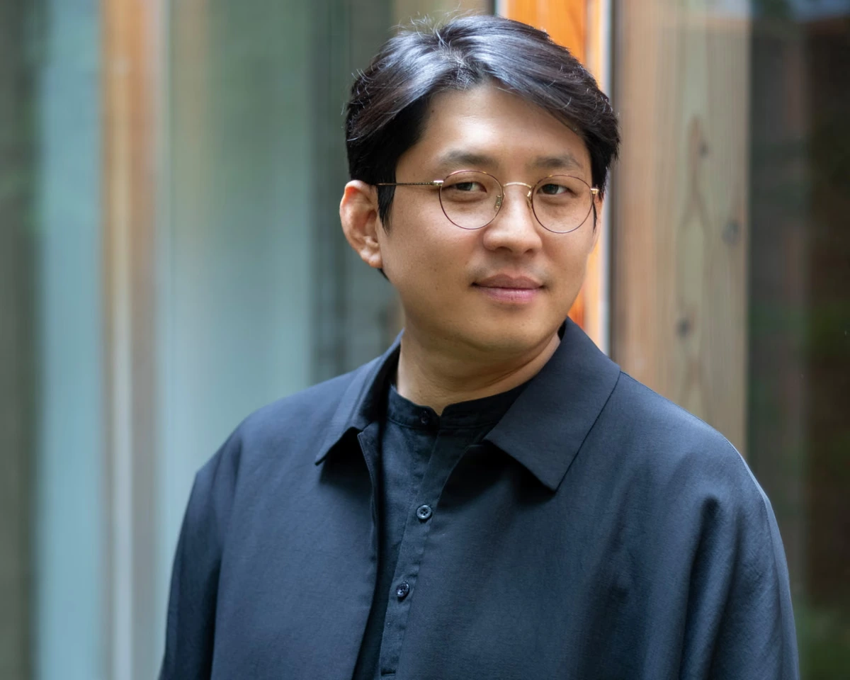 ‘Jelliness is my life motto’: jackpot theatre prize winner Jaha Koo on kimchi, K-pop and his robotic eel
