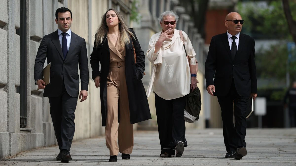 La empresaria que dijo haber llevado 90.000 euros a Ferraz se libra de ser procesada por blanqueo en otra causa