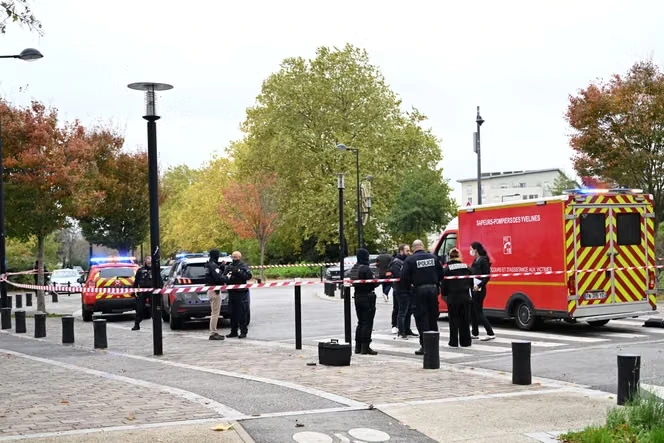Tirs à Trappes et à La Verrière : Emmanuel Macron fait part de sa « profonde émotion » ; plusieurs responsables politiques dénoncent un « acte raciste »