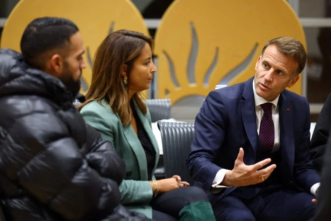 Emmanuel Macron, plus que jamais affaibli, tente d’appeler à « l’unité et la concorde »