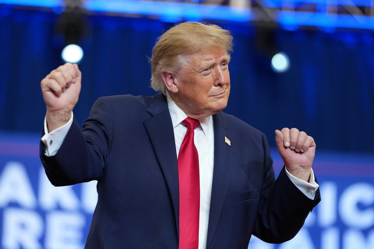 Вот это премия! Сумасшедший подарок президента Трампа подчиненной вызвал скандал