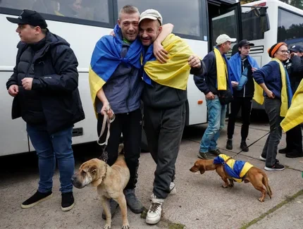 ФОТО⟩Бежавшие из Олешек жители наконец добрались до подконтрольной Украине территории