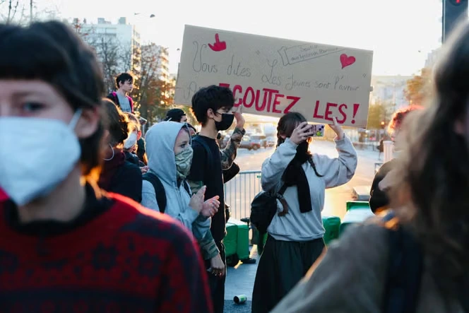 Manifestations lycéennes : dans les universités parisiennes, peu de blocages mais des étudiants en soutien dans la rue