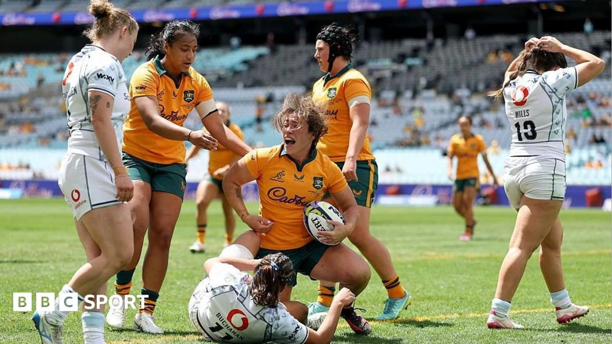 Eight-try Australia send Scotland to eighth straight defeat