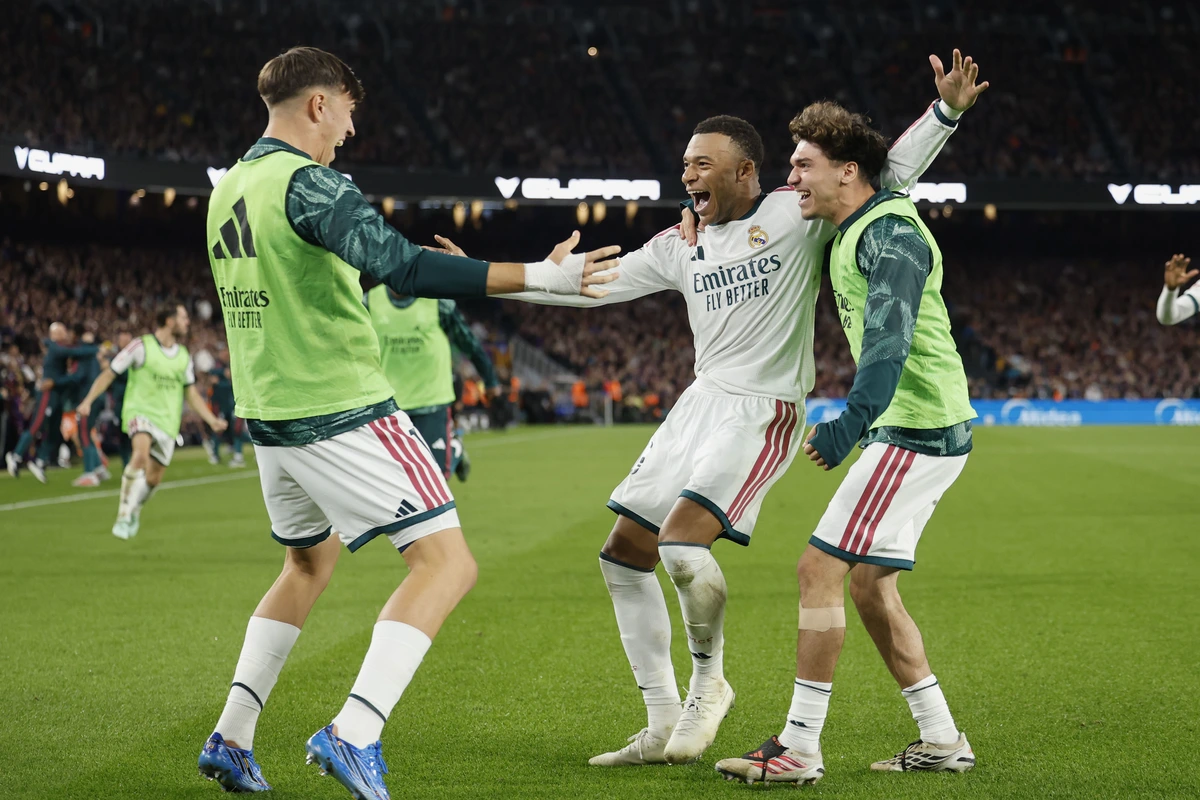 Mourinho profana el Camp Nou con un plan que da la victoria al Madrid y pone en ascuas la Liga