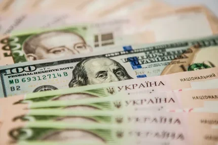 Гривна падает до минимума и подрывает покупательную способность сбережений украинцев