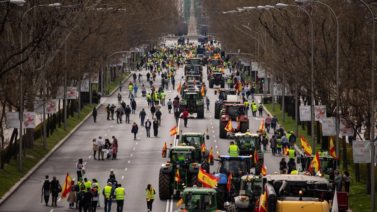 El campo anuncia una “gran tractorada” en Madrid el 28 de octubre con las organizaciones agrarias divididas