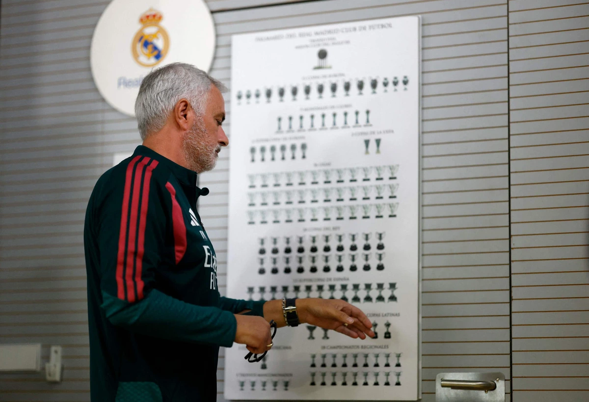 Así ha cambiado 'Mou' la inercia del Real Madrid antes del clásico: paciencia, experimentos y "observación"