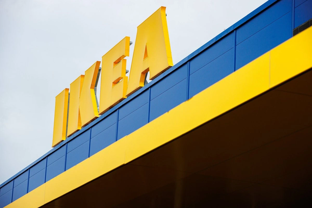Старая мебель IKEA может стоить тысячи евро. За одно кресло заплатили 16 000 евро