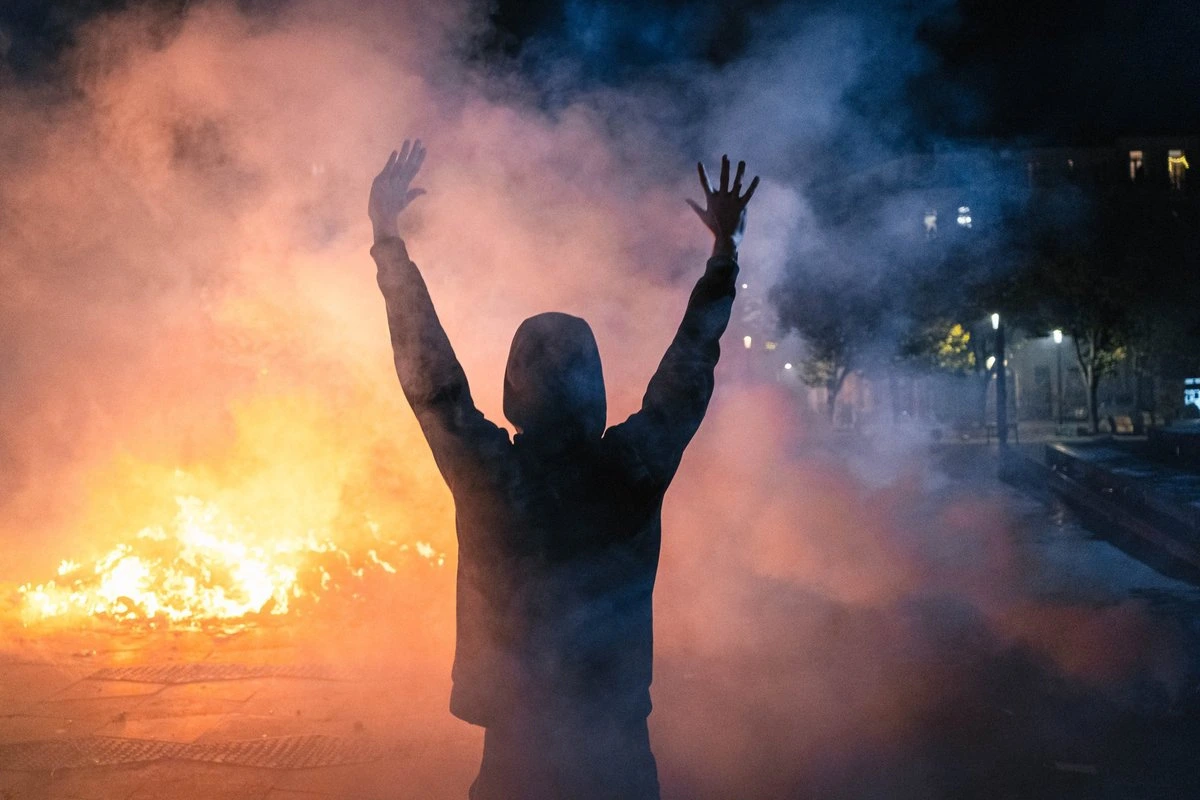 ВИДЕО | Протесты в Европе: во Франции задержаны около 1000 человек, в Барселоне – 128