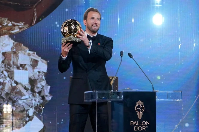« Une superstar à l’excellence discrète » : le triomphe de Harry Kane au Ballon d’or 2026 salué par la presse étrangère