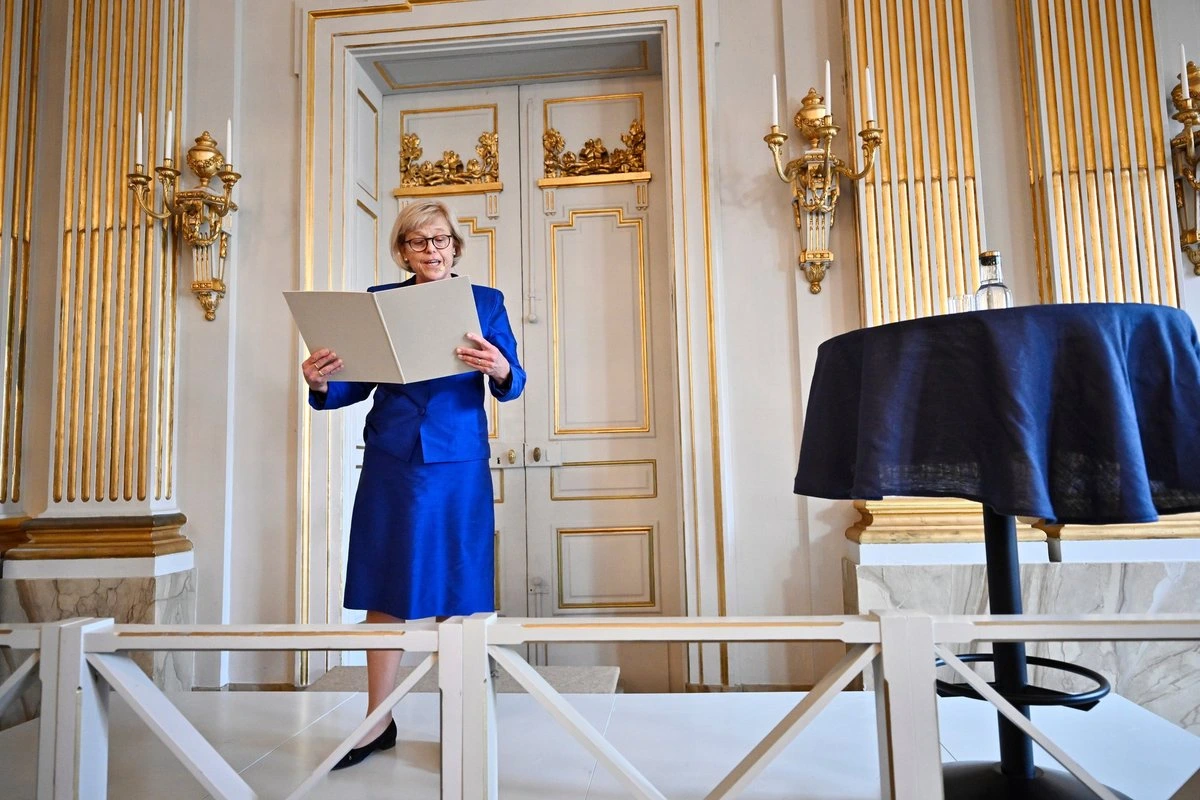 Лауреатом Нобелевской премии по литературе стала канадская писательница Энн Карсон